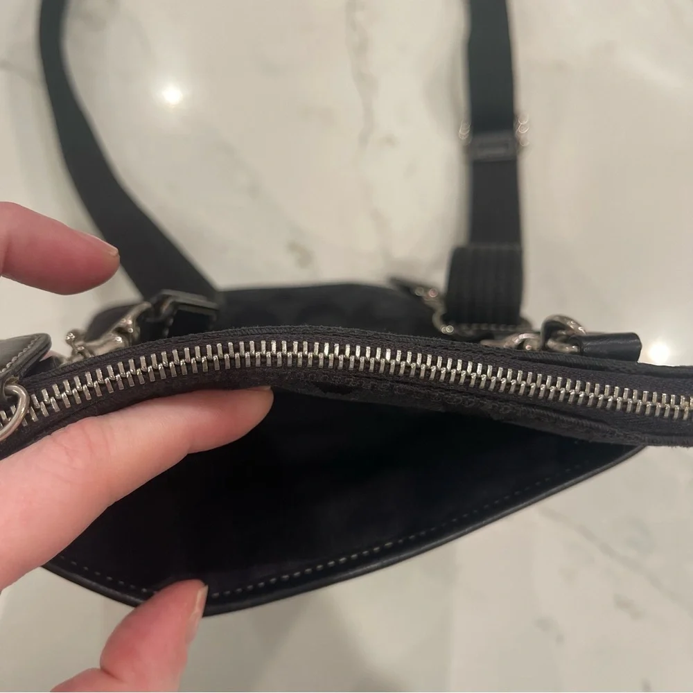 Coach black canvas messenger crossbody bag - Picture 5 of 12